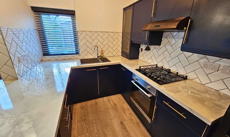 Room Broseley Avenue in Manchester
