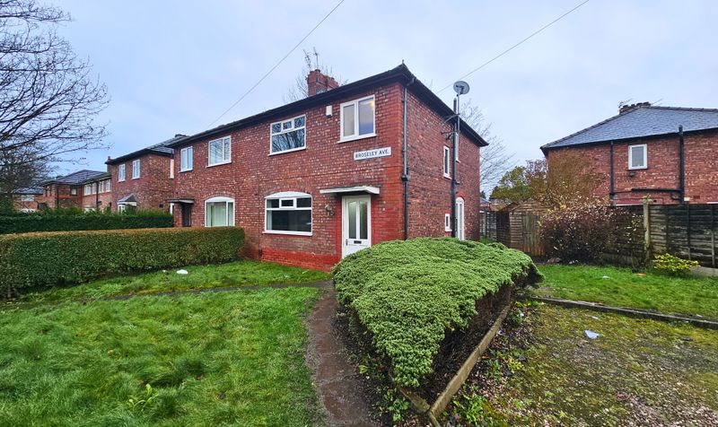 Room Broseley Avenue in Manchester