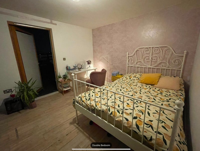 Room St Paul's Way in Greater London