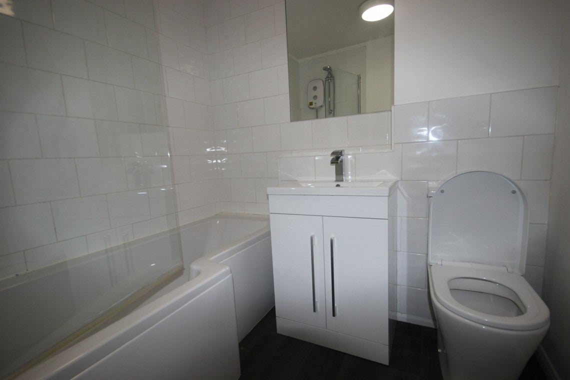 Flat Derwent Close in Little Chalfont