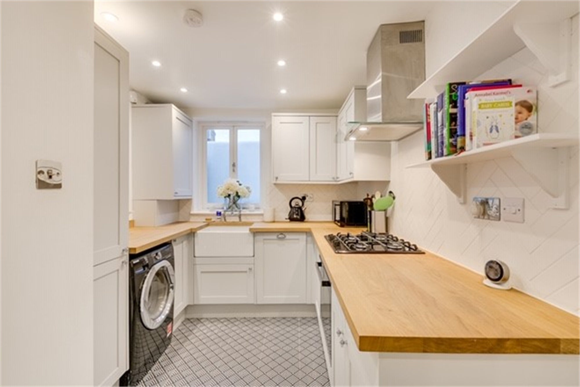 Flat Lillieshall Road in Greater London