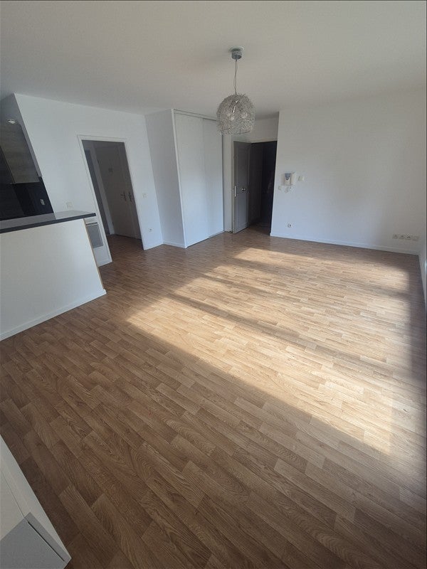 Flat Mail Boris Vilde in Aubervilliers