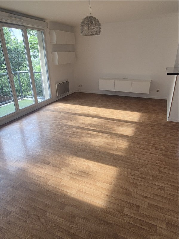 Flat Mail Boris Vilde in Aubervilliers