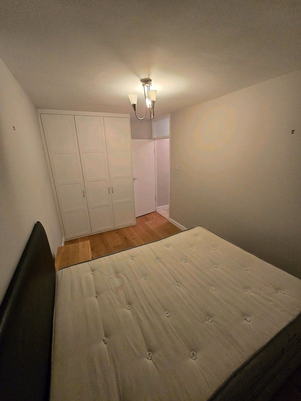 Room Warham Street in Greater London