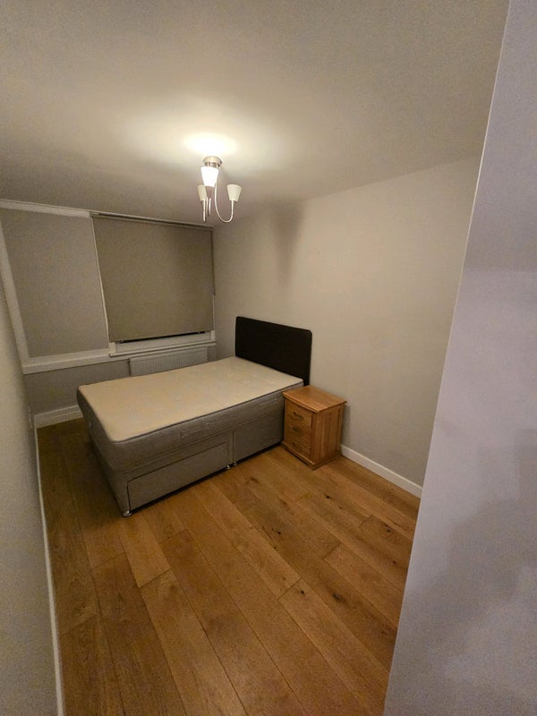 Room Warham Street in Greater London