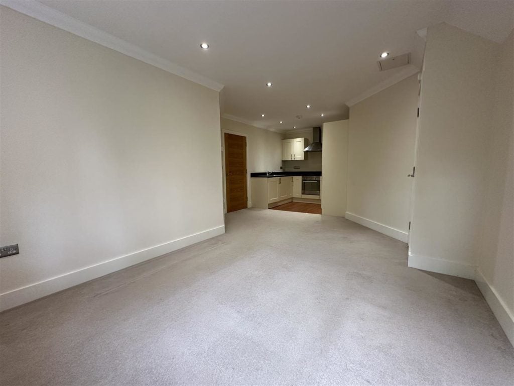 Flat New Road in Dudsbury