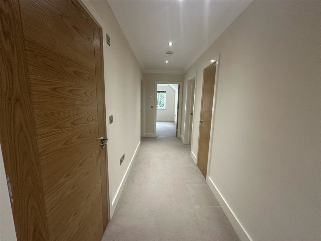 Flat New Road in Dudsbury