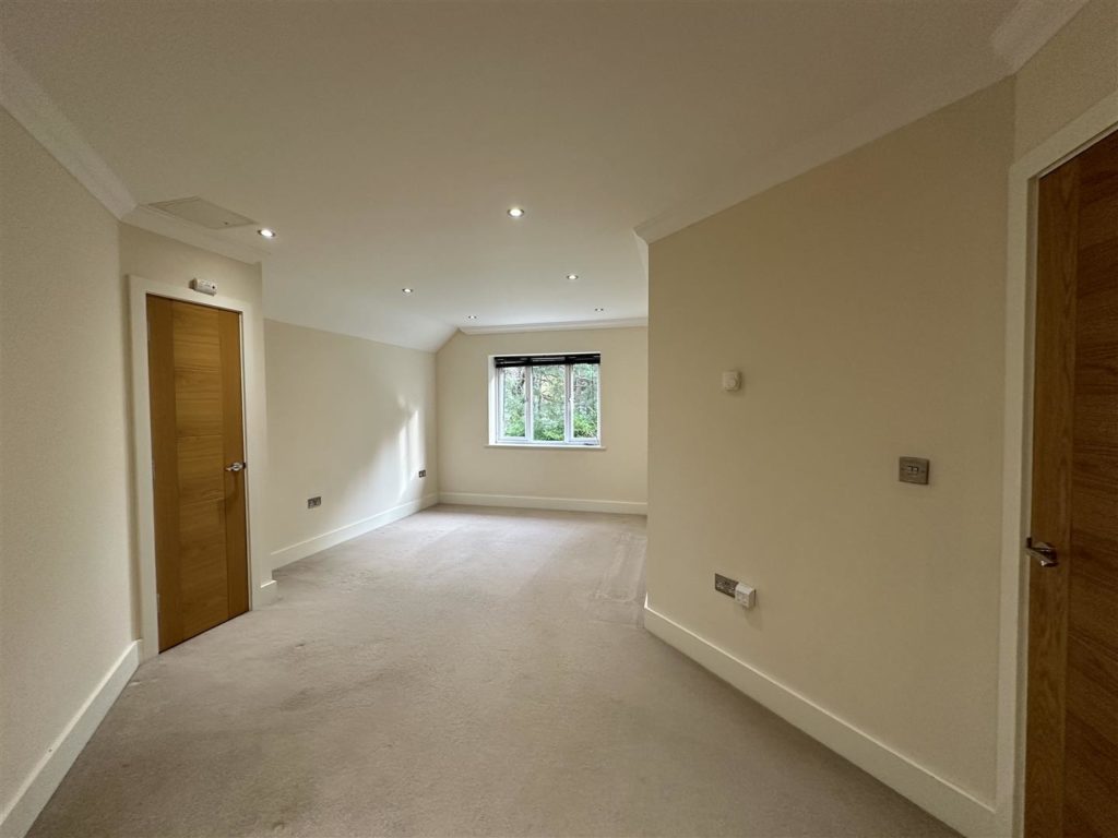 Flat New Road in Dudsbury