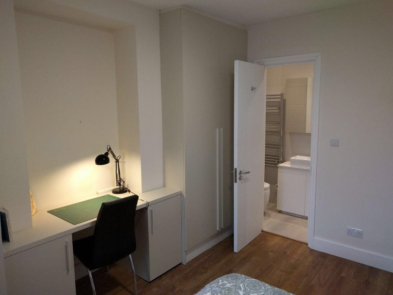 Room Beresford Road in Greater London