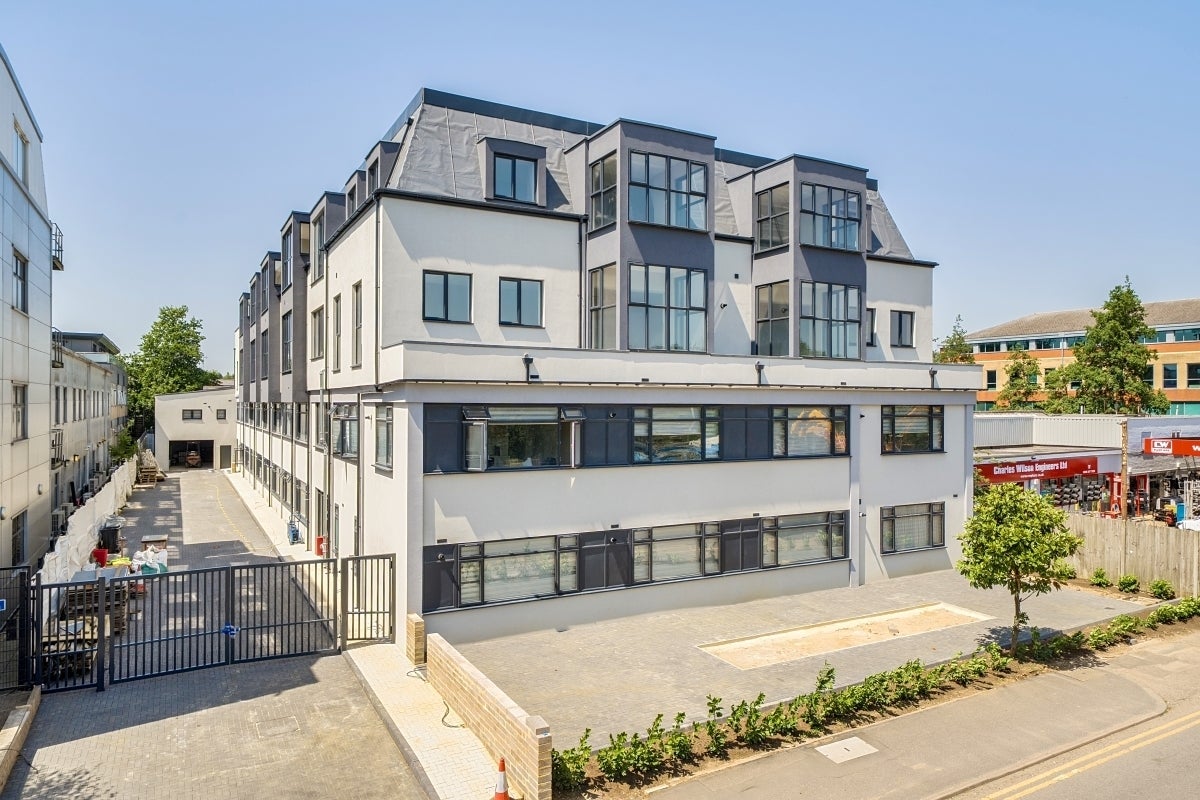 Flat Wansford Park in Hertsmere