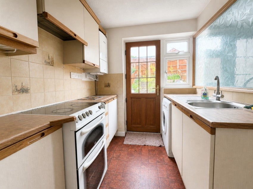 Flat Cowdray Close in Southampton