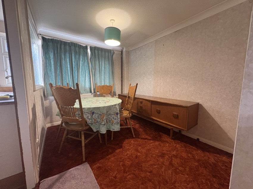 Flat Cowdray Close in Southampton