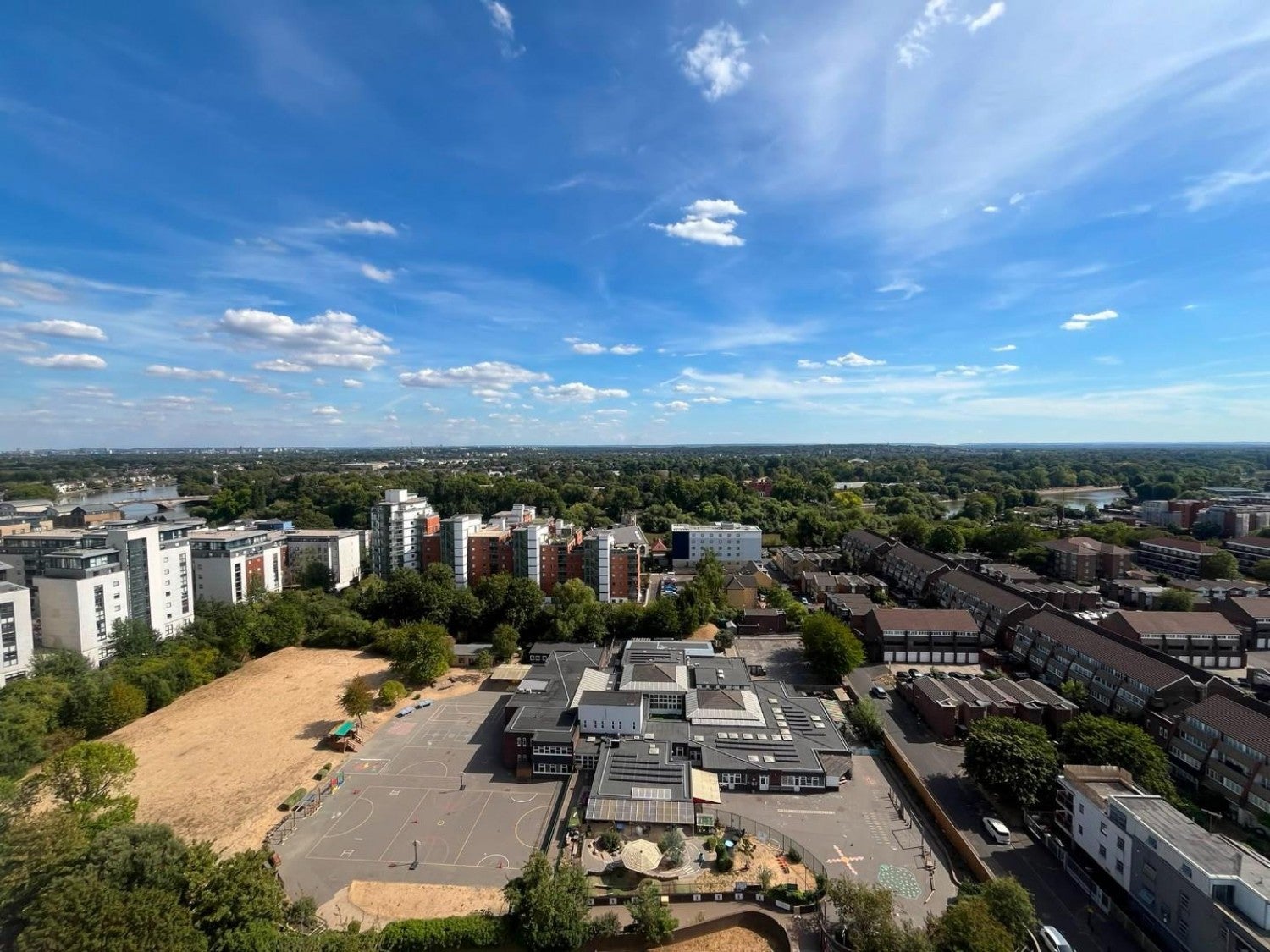 Flat Green Dragon Lane in Greater London