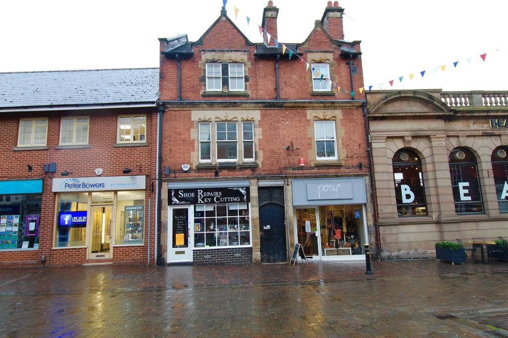 Flat High Street in Stone