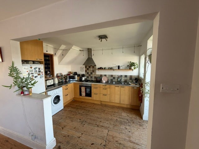 Room Fitzgerald Road in Bristol