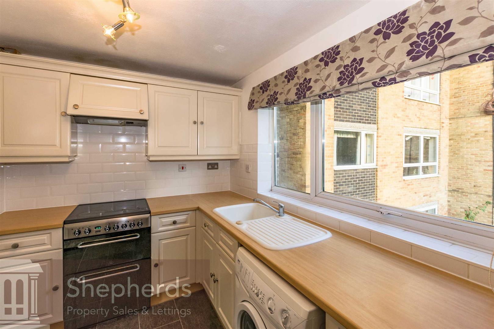 Flat Lampits in Hoddesdon