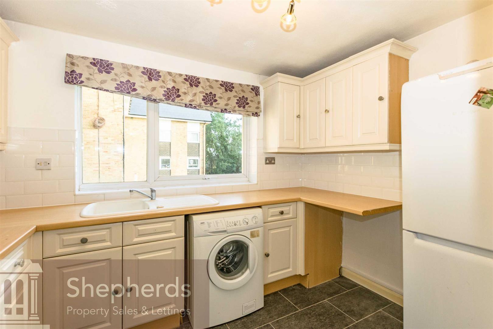 Flat Lampits in Hoddesdon