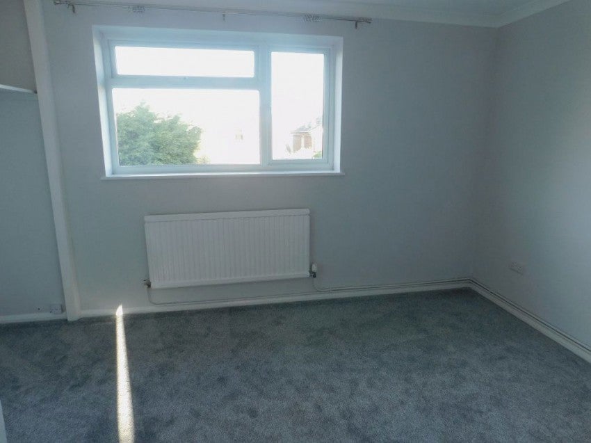 House Coombe Lane in Wealden