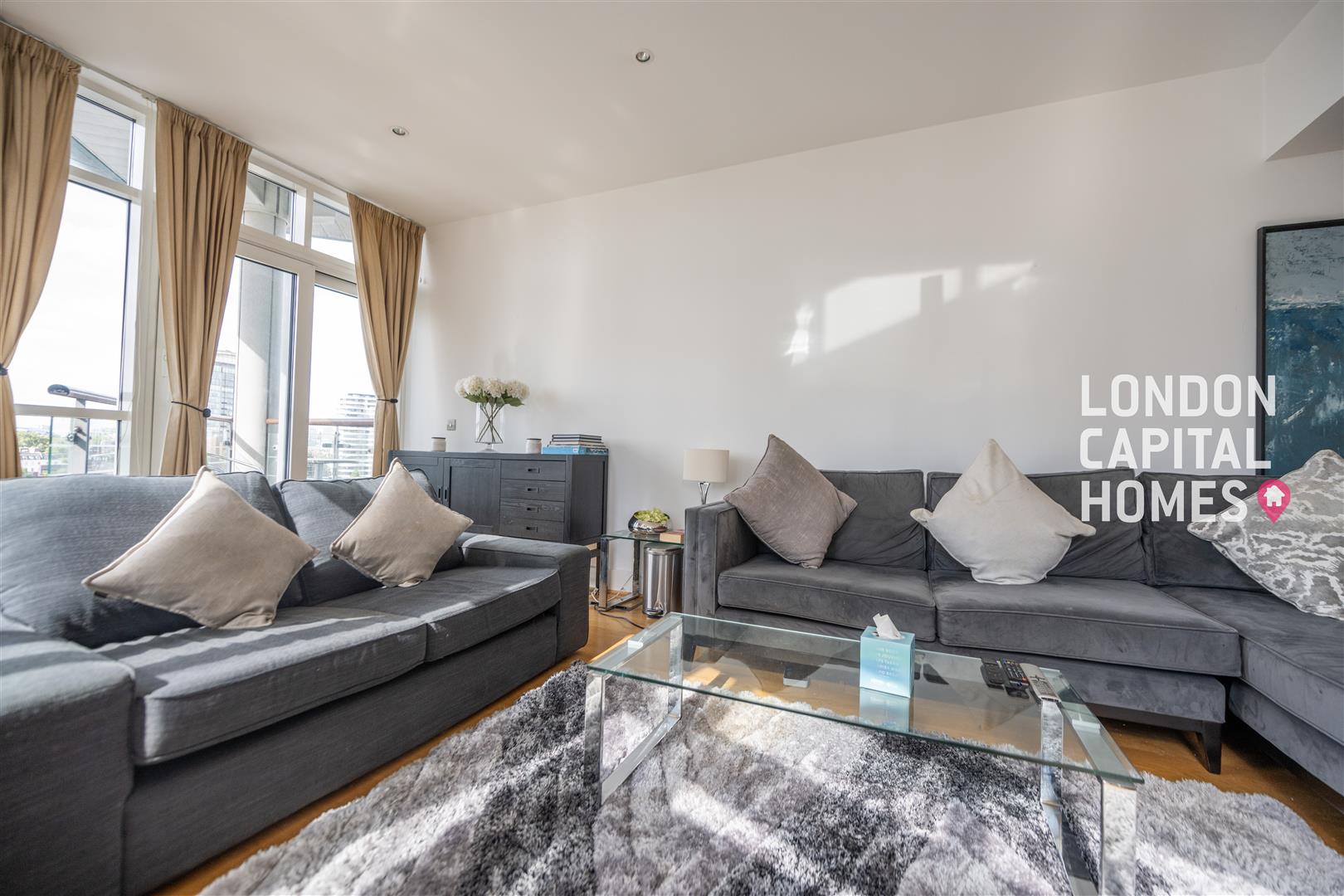 Flat Bridgefoot in Greater London