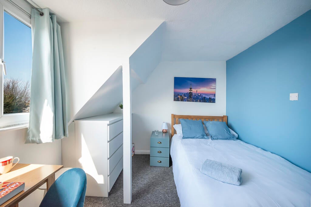 Flat Sherrington Road in Brighton