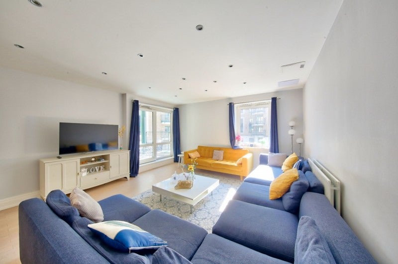 Flat Beckford Close in Greater London
