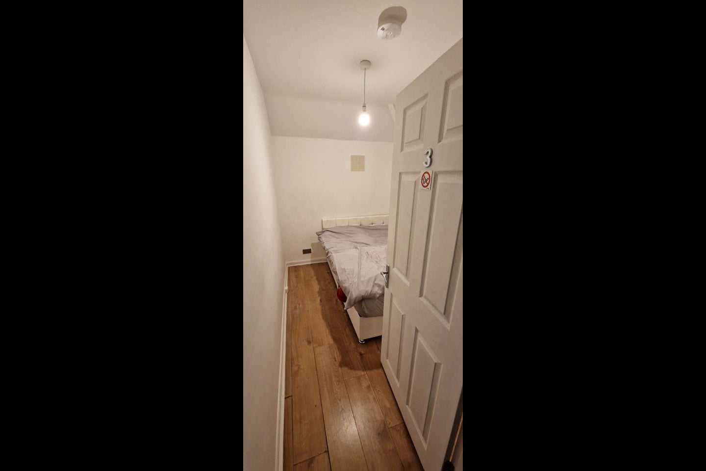 Room Springfields Road in Brierley Hill