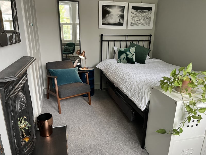 Room Dorien Road in Greater London