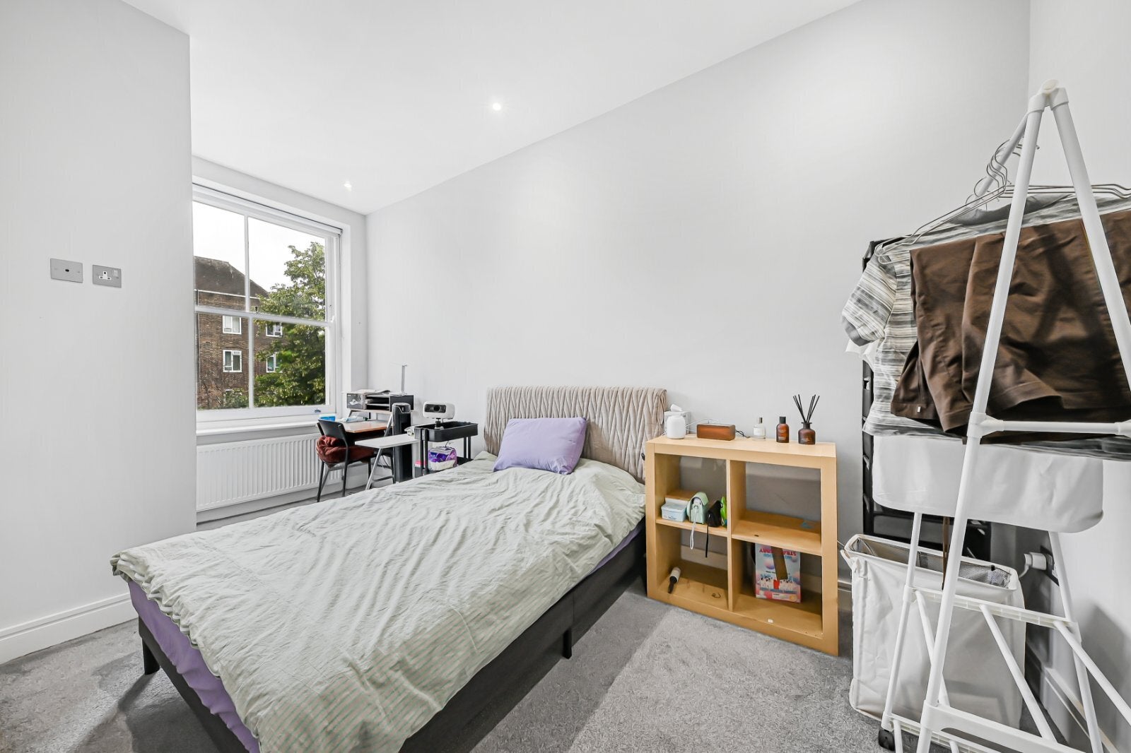 Flat Torriano Avenue in Greater London