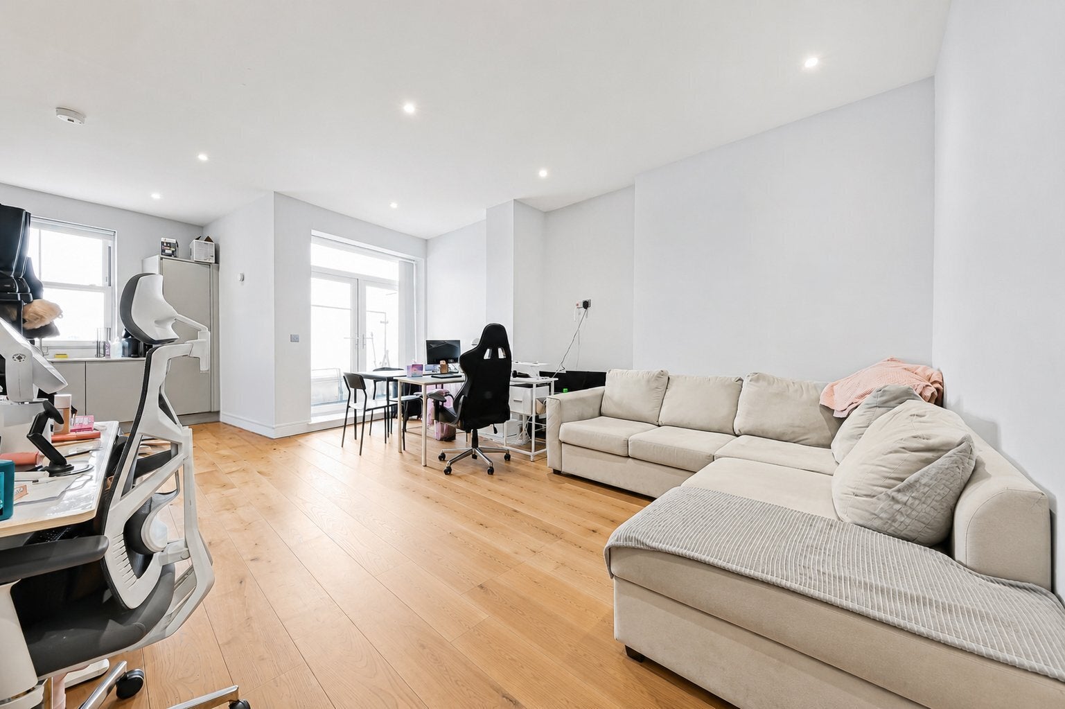 Flat Torriano Avenue in Greater London