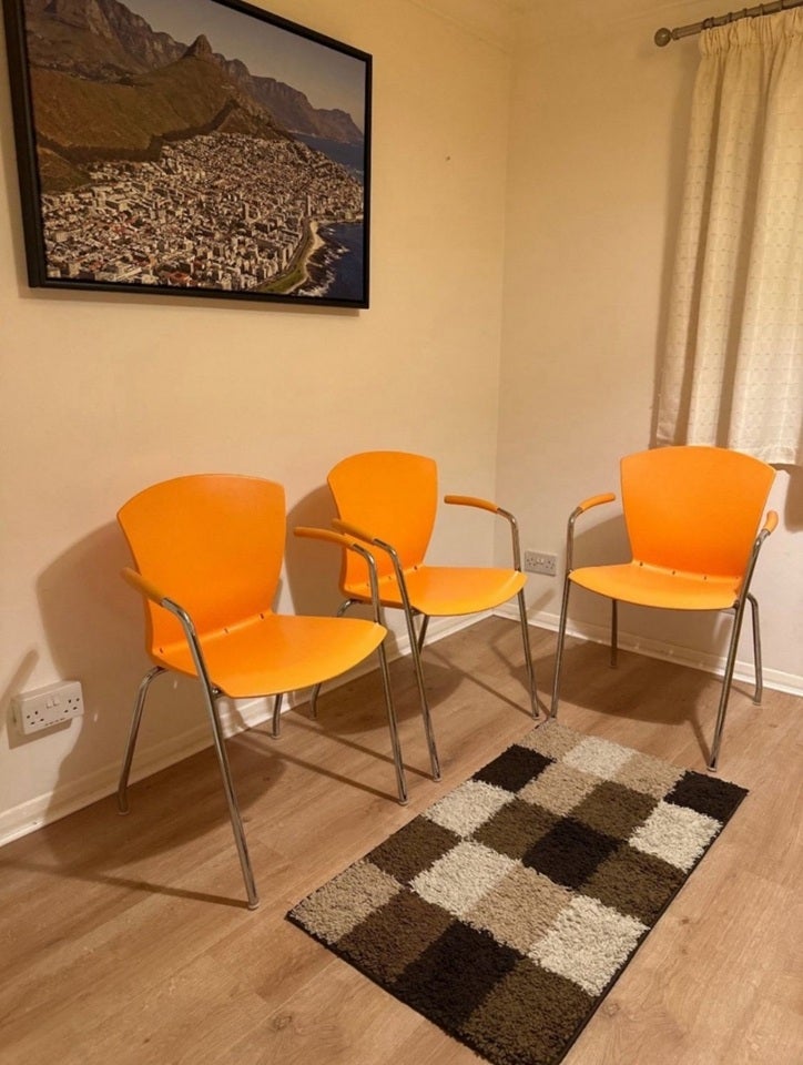 Room Peel Court in Slough