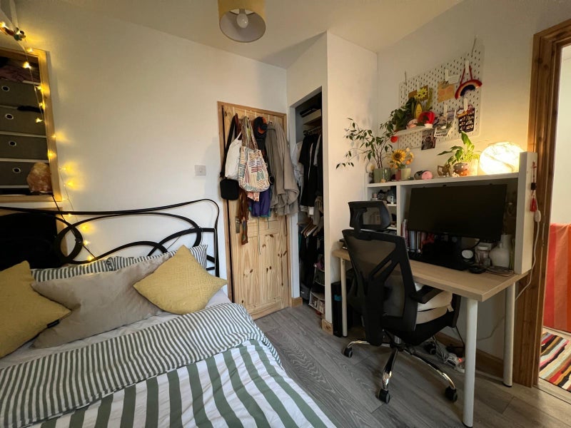 Room Upper Perry Hill in Bristol