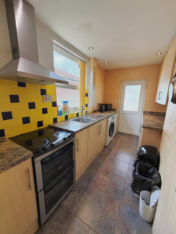 Room Charlbury Road in Nottingham