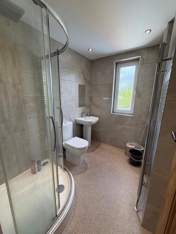 Room Charlbury Road in Nottingham