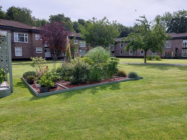 Flat Hillborough Road in Metropolitan Borough of Solihull