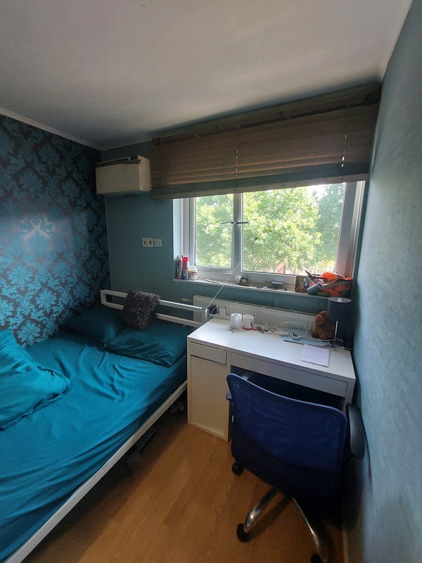 Room Rhodeswell Road in Greater London
