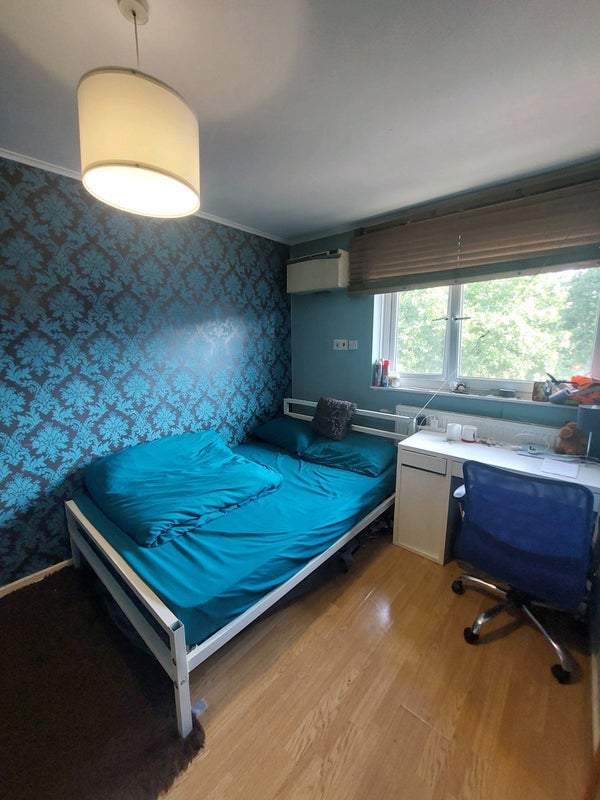 Room Rhodeswell Road in Greater London