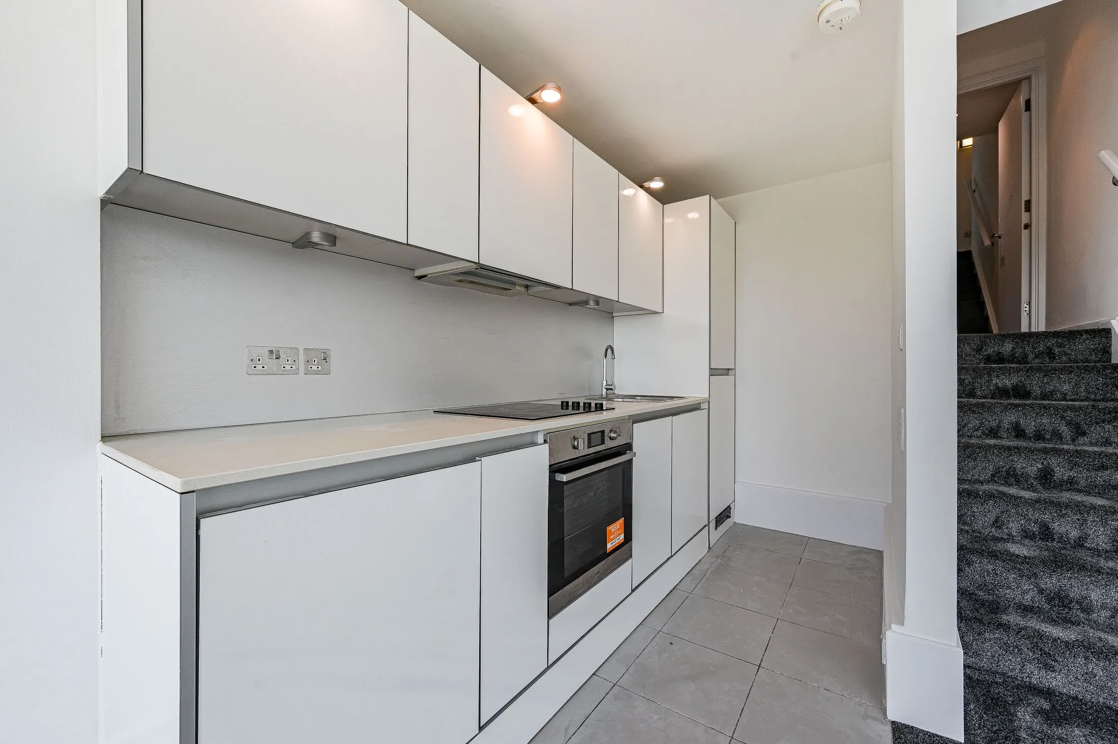 Flat Longshore in Greater London