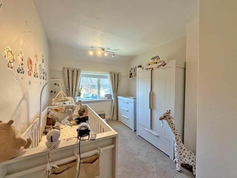 House Kirkstall Close in Bloxwich