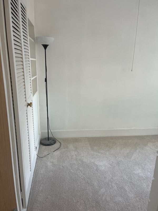 Room Fearon Street in Greater London