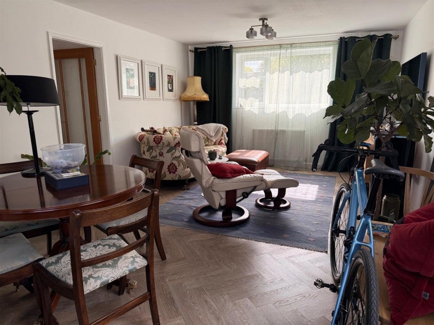 Flat Beverley Road in Royal Leamington Spa