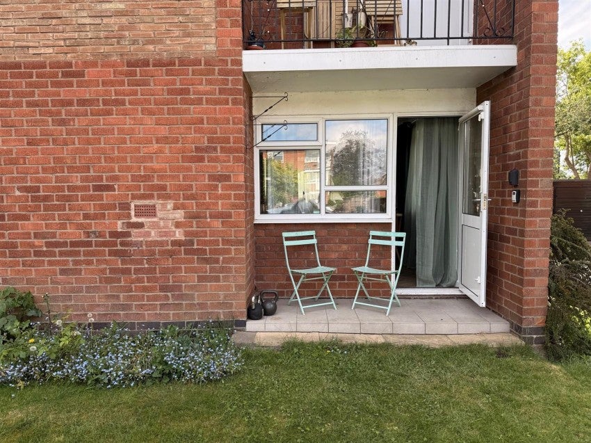 Flat Beverley Road in Royal Leamington Spa