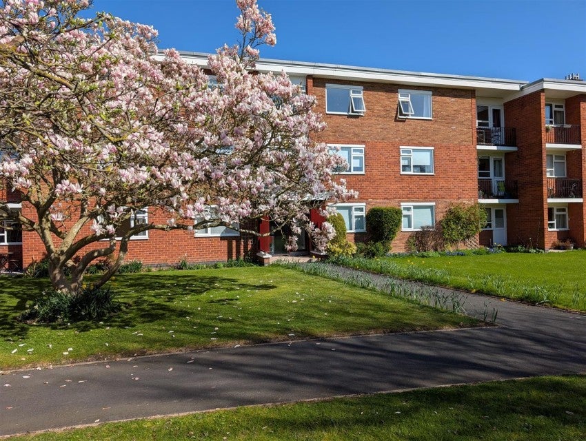 Flat Beverley Road in Royal Leamington Spa