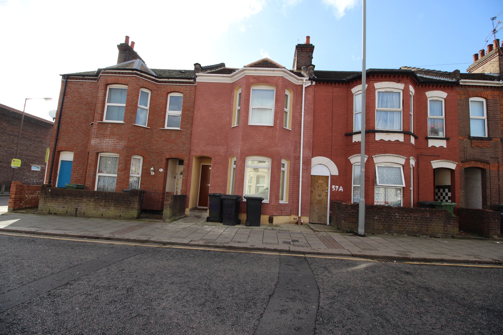 Flat Crawley Road in Luton