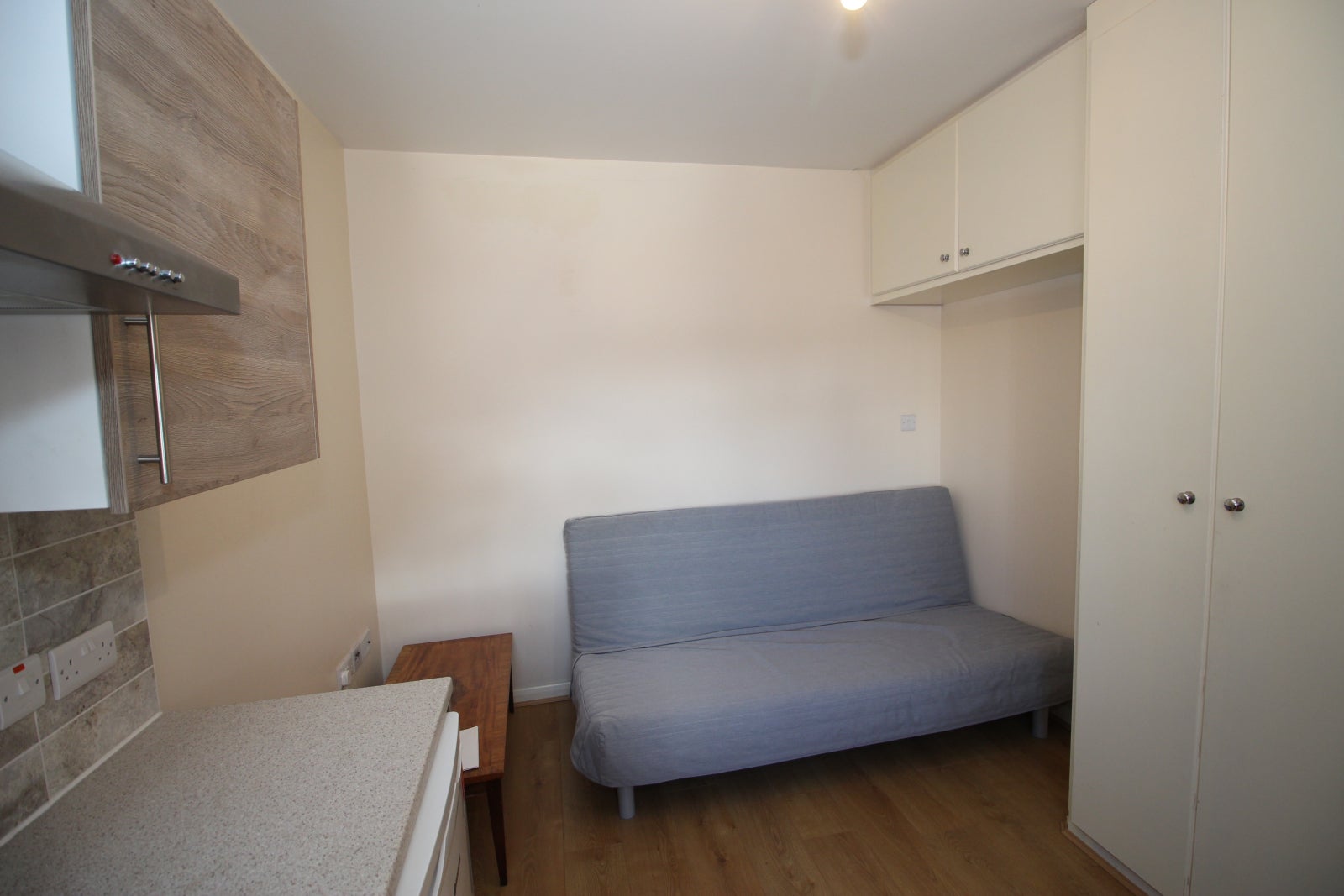 Flat Crawley Road in Luton