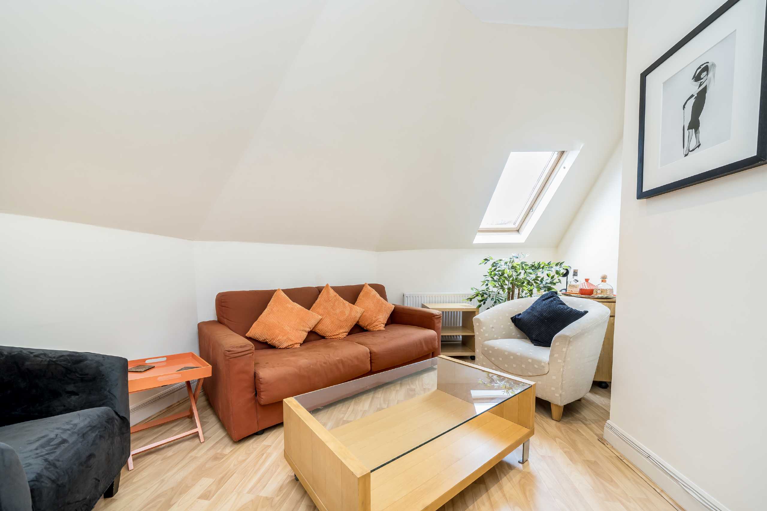 Flat Theobalds Road in Greater London