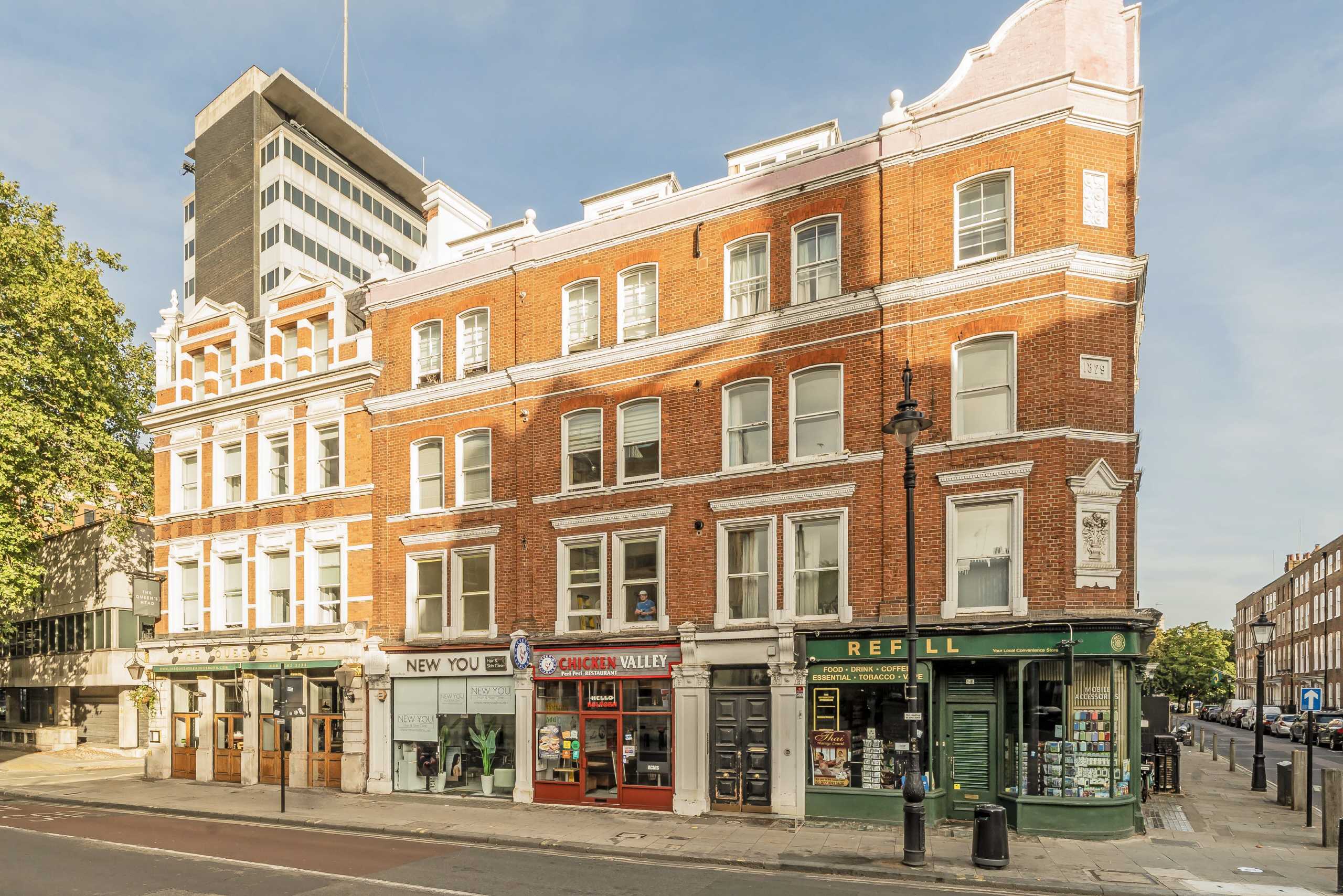 Flat Theobalds Road in Greater London