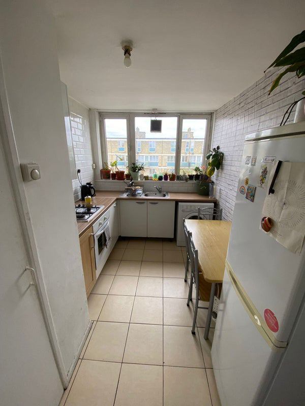 Room Stepney Way in Greater London
