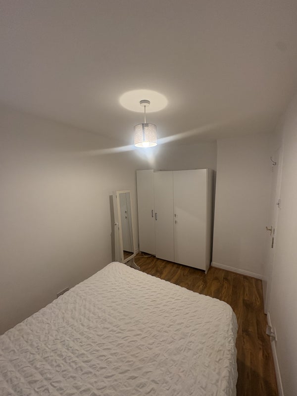 Room Slough Road in Datchet