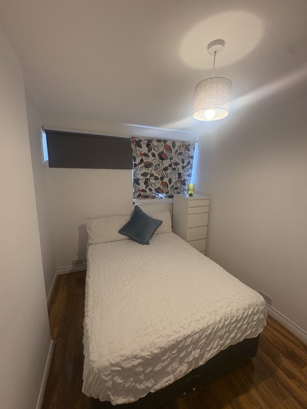 Room Slough Road in Datchet