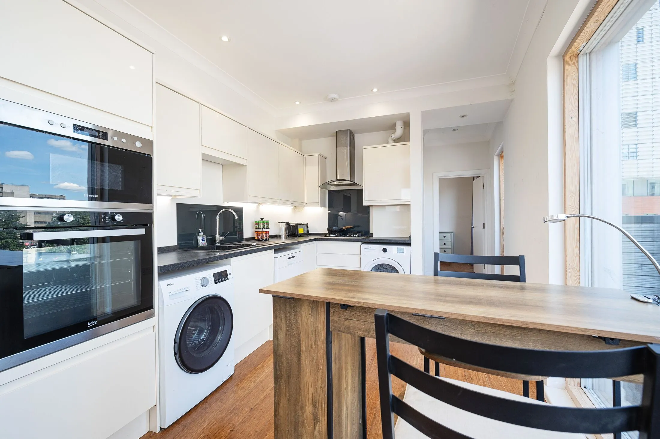 Flat Ashfield Street in Greater London